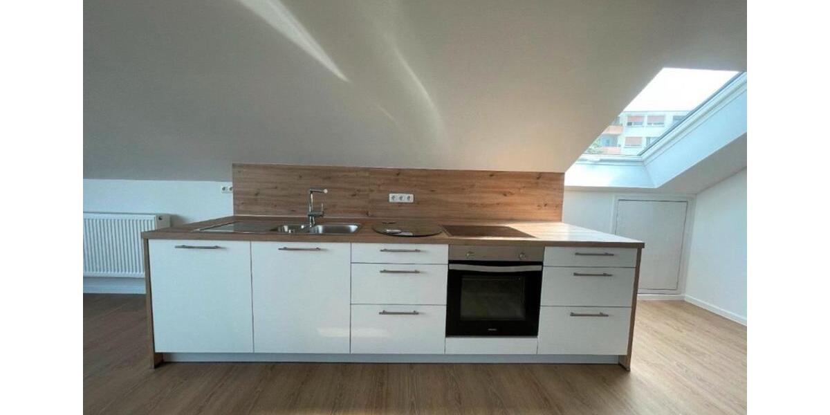 Dachgeschoßwohnung Weiden in der Oberpfalz - 3.5 Zimmer, 114 m&sup2;, 1.000&euro; | Angebot:23836211