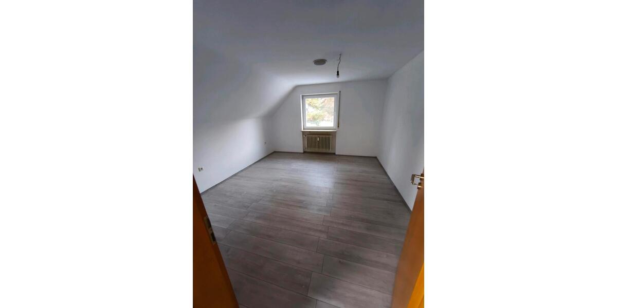 Dachgeschoßwohnung Großhabersdorf - 2 Zimmer, 62 m&sup2;, 850&euro; | Angebot:26039136