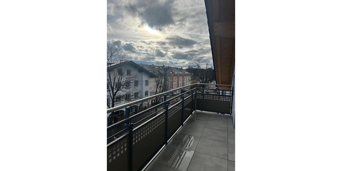 Dachgeschoßwohnung Rimsting - 4 Zimmer, 126 m&sup2;, 2.180&euro; | Angebot:25289066