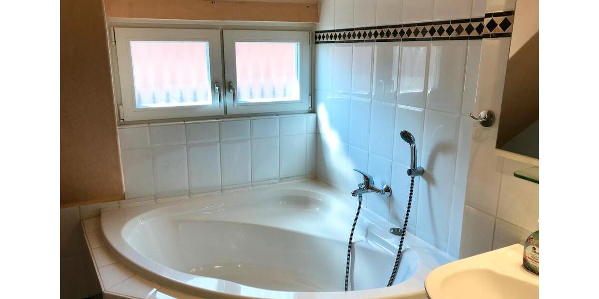 Etagenwohnung Hessisch Oldendorf - 4 Zimmer, 105 m&sup2;, 690&euro; | Angebot:24643451