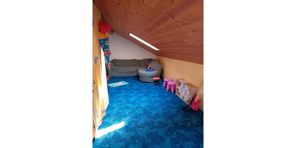 Dachgeschoßwohnung Eppelborn - 3 Zimmer, 75 m&sup2;, 690&euro; | Angebot:26215945