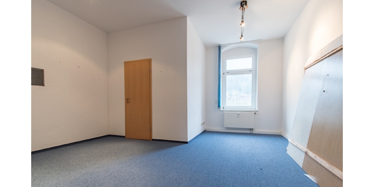 SCHAUFENSTER – ZWEI GROSSE RÄUME – BESUCHERPARKPLÄTZE VOR DER TÜR – AB SOFORT - Gewerbeobjekt Annaberg-Buchholz Buchholz | Angebot:24627804