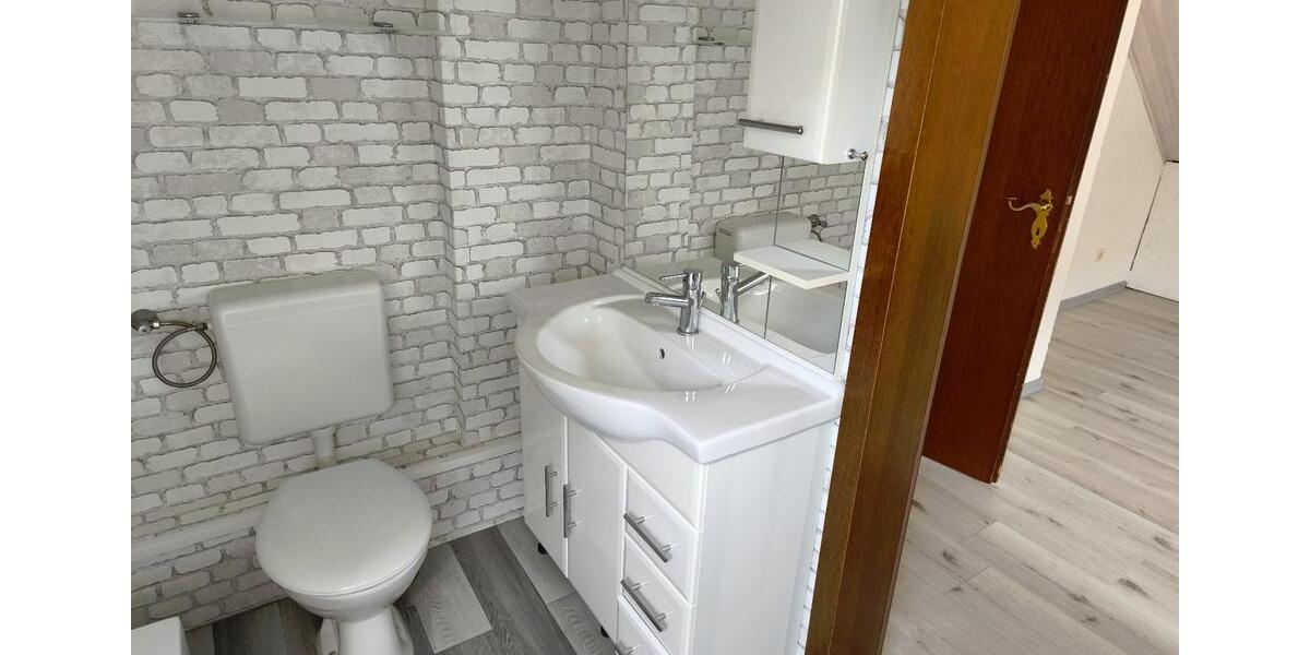 Dachgeschoßwohnung Riedstadt - 2 Zimmer, 50 m&sup2;, 550&euro; | Angebot:26278174