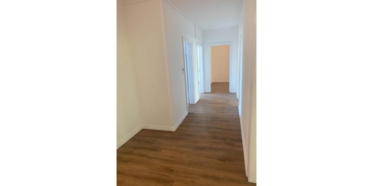 Etagenwohnung Mönchengladbach Süd - 3 Zimmer, 111 m&sup2;, 1.000&euro; | Angebot:26421997