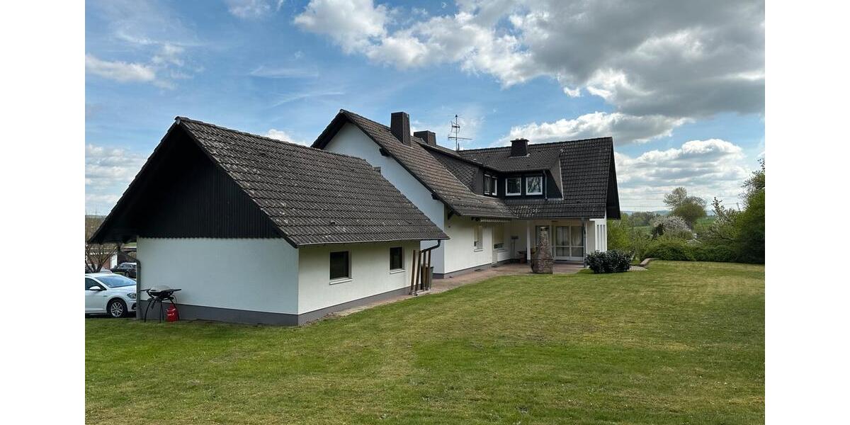 Erdgeschoßwohnung Schwalmstadt - 5 Zimmer, 145 m&sup2;, 1.250&euro; | Angebot:25906716