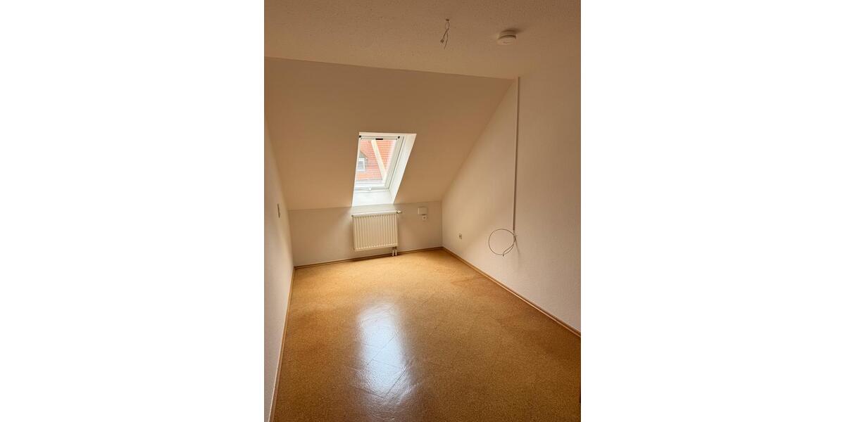 Dachgeschoßwohnung Feuchtwangen - 3 Zimmer, 82 m&sup2;, 700&euro; | Angebot:26047291