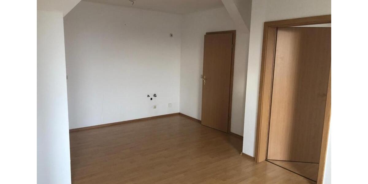 Dachgeschoßwohnung Bitterfeld-Wolfen Bitterfeld - 2 Zimmer, 42 m&sup2;, 300&euro; | Angebot:24425663