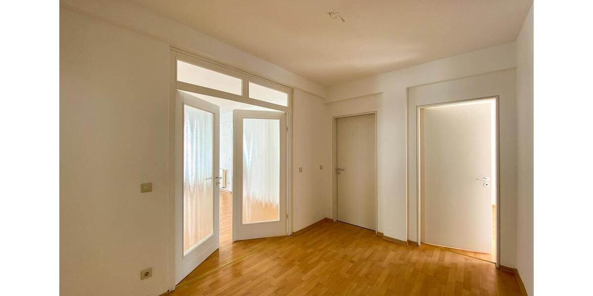 Etagenwohnung Naumburg (Saale) - 4 Zimmer, 110 m&sup2;, 800&euro; | Angebot:26476537