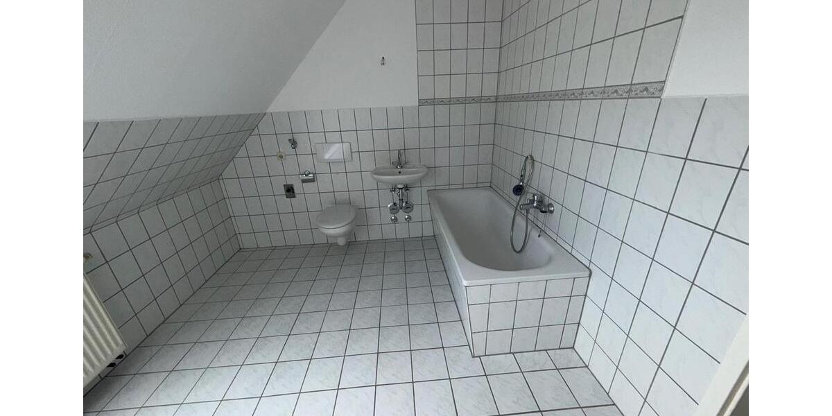Dachgeschoßwohnung Plauen Altstadt - 2 Zimmer, 42 m&sup2;, 260&euro; | Angebot:25415893
