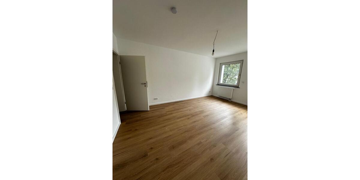 Etagenwohnung Wuppertal Gemarkung Ronsdorf - 2 Zimmer, 69 m&sup2;, 709&euro; | Angebot:24715790