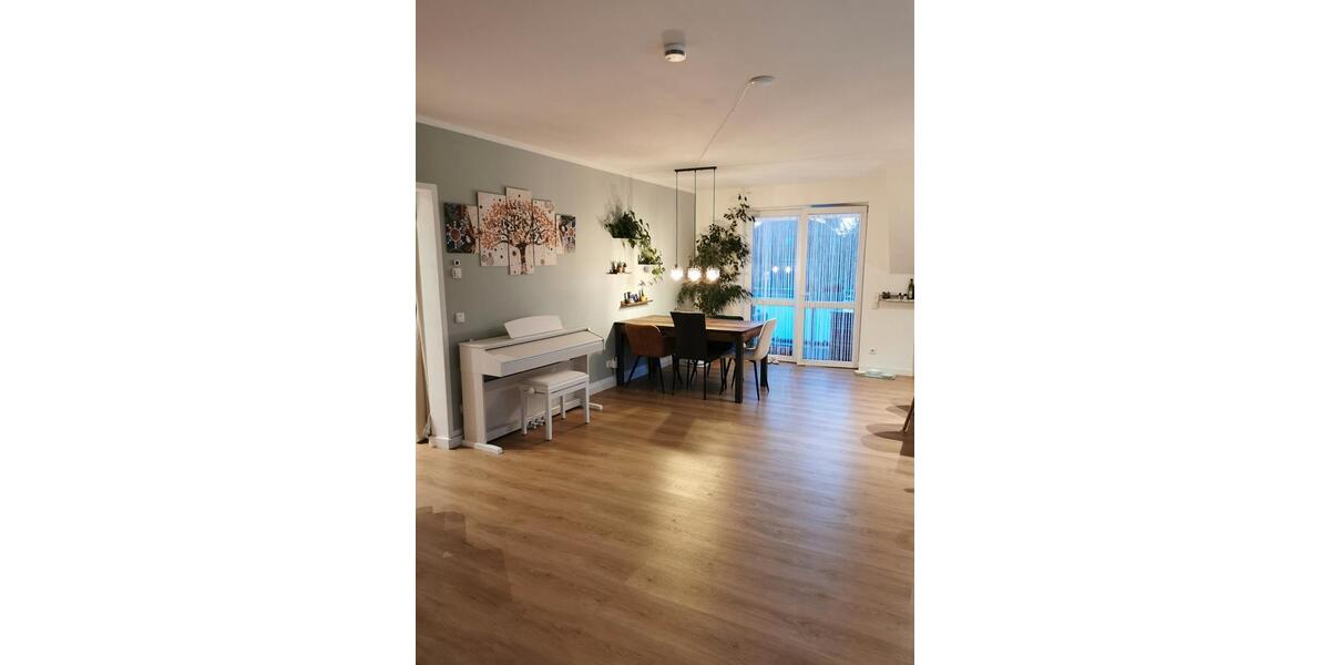 Dachgeschoßwohnung Nauen - 2 Zimmer, 94 m&sup2;, 1.409&euro; | Angebot:25995364