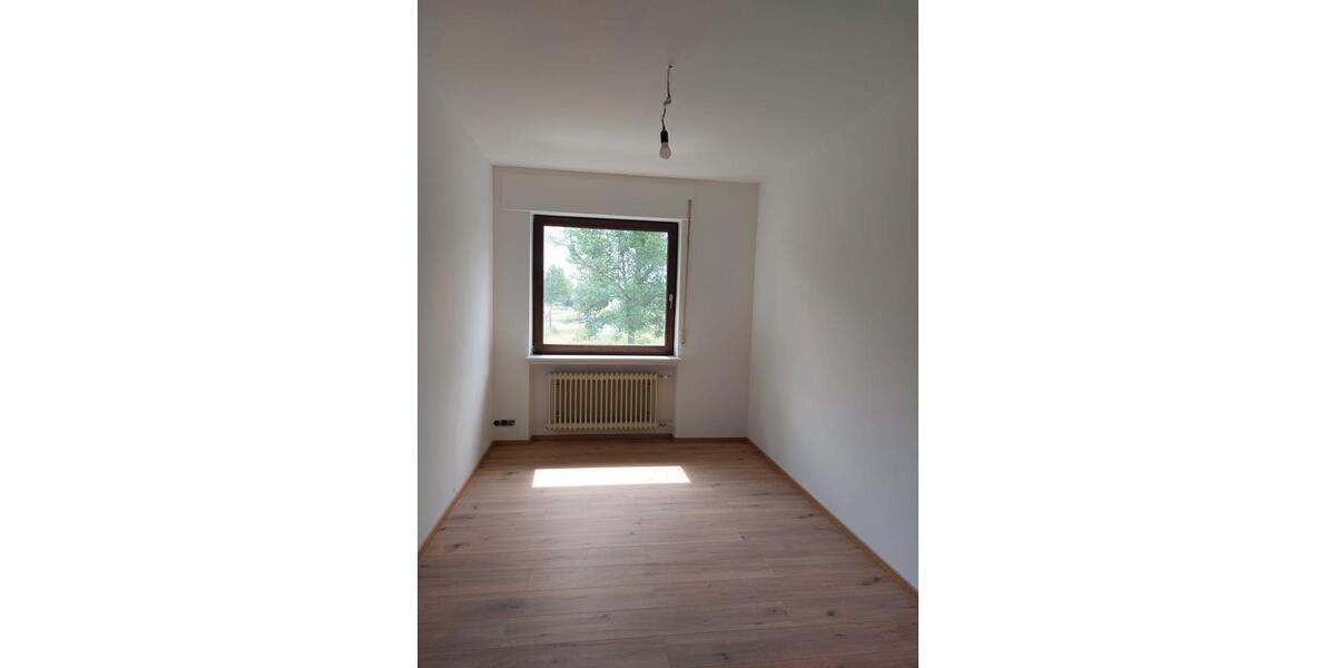 Erdgeschoßwohnung Blaustein - 4 Zimmer, 170 m&sup2;, 1.750&euro; | Angebot:24859616