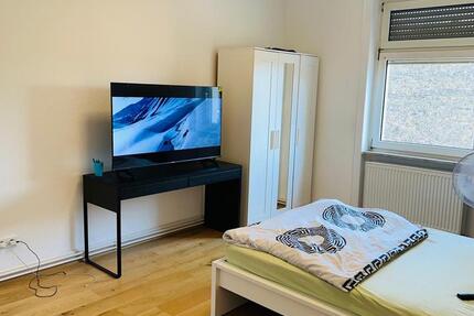Room in WG 3 Person Wiesbaden zimmer