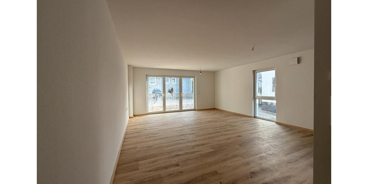 Erdgeschoßwohnung Crailsheim - 3 Zimmer, 102 m&sup2;, 1.260&euro; | Angebot:25421002