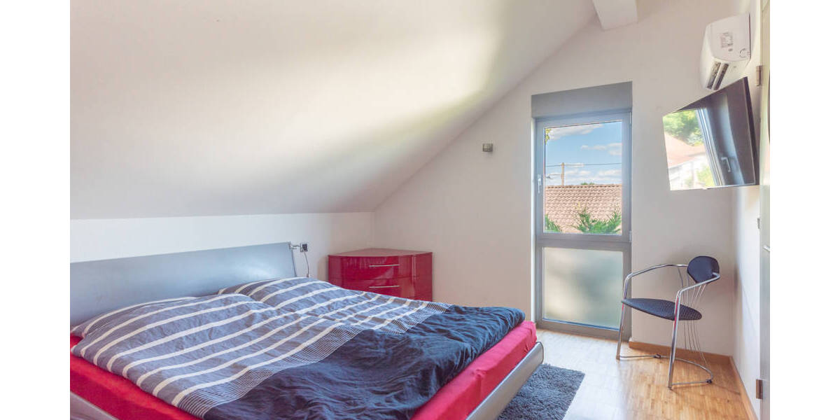 Einfamilienhaus Überherrn Altforweiler - 8 Zimmer, 188 m&sup2;, 2.100&euro; | Angebot:25706634