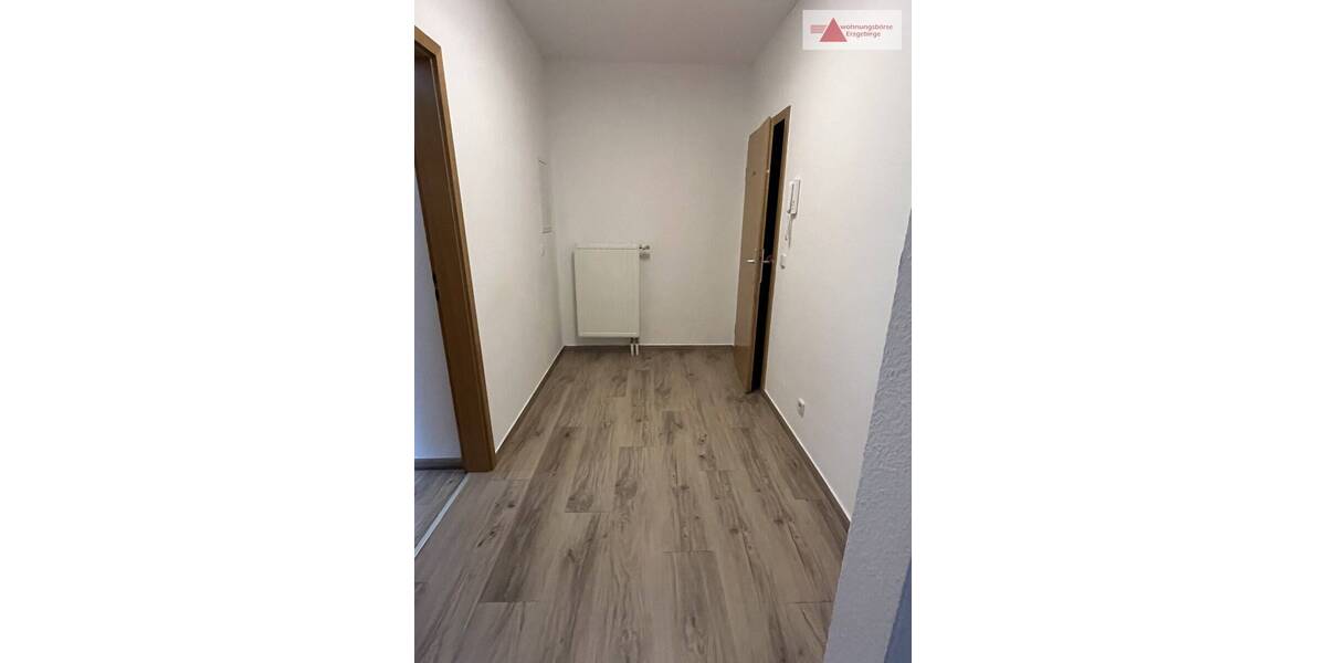 Etagenwohnung Hohenstein - Ernstthal Hohenstein-Ernstthal - 3 Zimmer, 84 m&sup2;, 490&euro; | Angebot:26435633