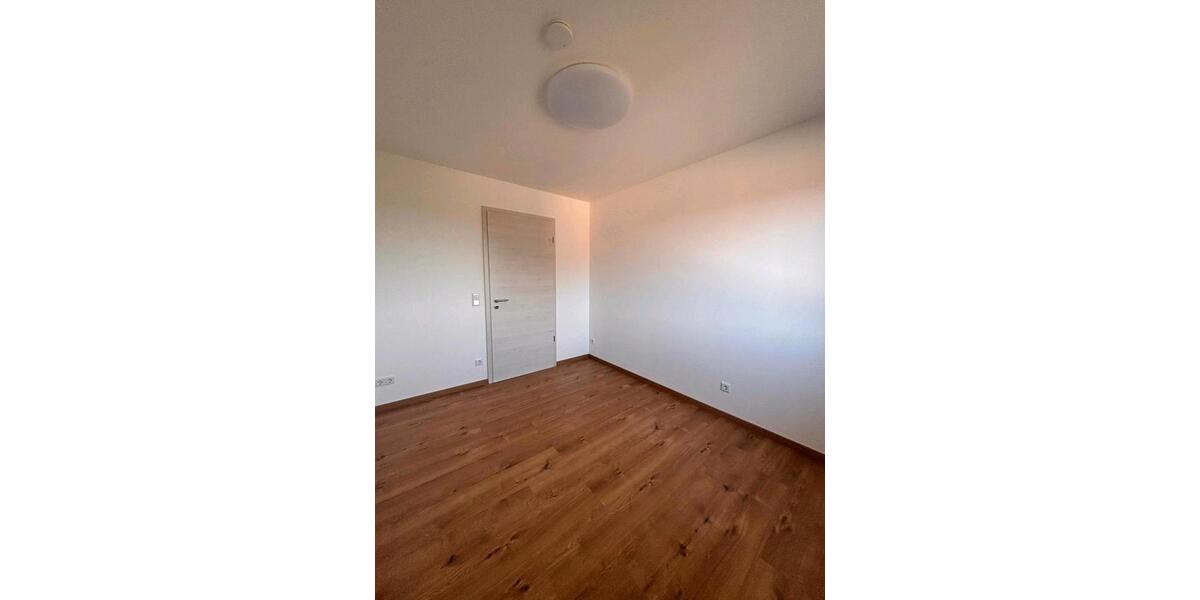 Hochparterre Landau an der Isar - 3 Zimmer, 81 m&sup2;, 866&euro; | Angebot:25933642