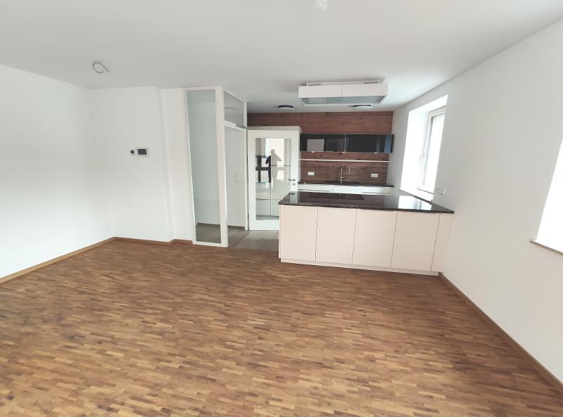 ERSTBEZUG nach Sanierung - Einfamilienhaus mit großer Terrasse und Garage - Einfamilienhaus Pommersfelden | Angebot:21473448