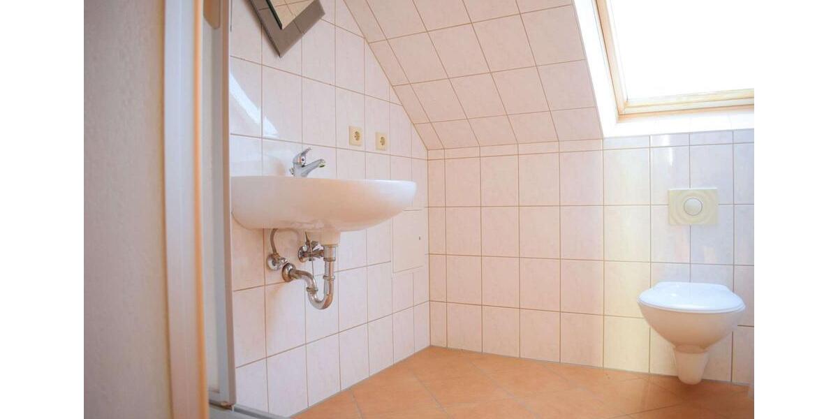 Dachgeschoßwohnung Köthen (Anhalt) - 2 Zimmer, 49 m&sup2;, 350&euro; | Angebot:24418142