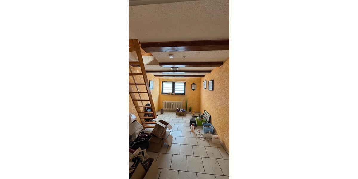 Dachgeschoßwohnung Eppelborn - 6 Zimmer, 120 m&sup2;, 1.350&euro; | Angebot:25752717