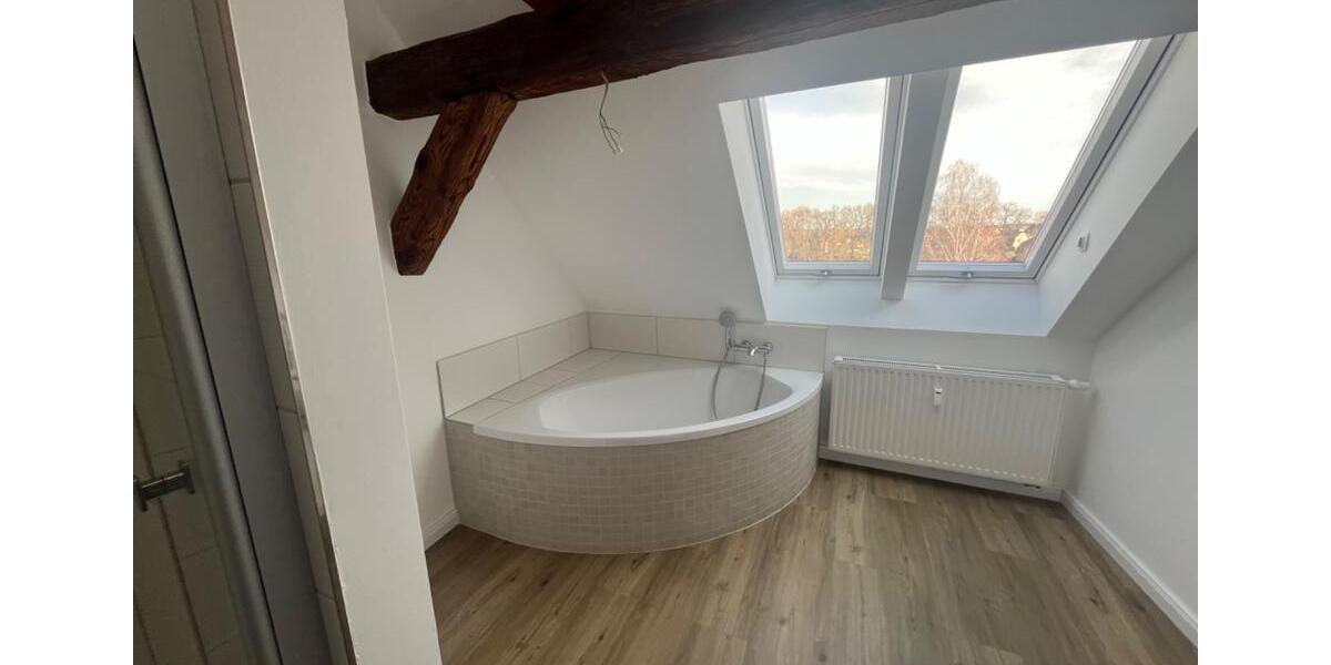 Dachgeschoßwohnung Perleberg - 2.5 Zimmer, 93 m&sup2;, 930&euro; | Angebot:25292710