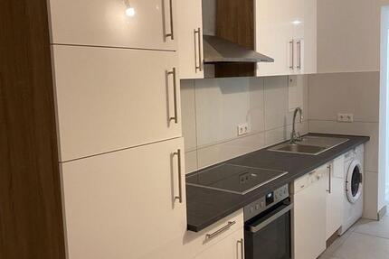 2-Zimmer Wohnung - neu renoviert 2 zimmer