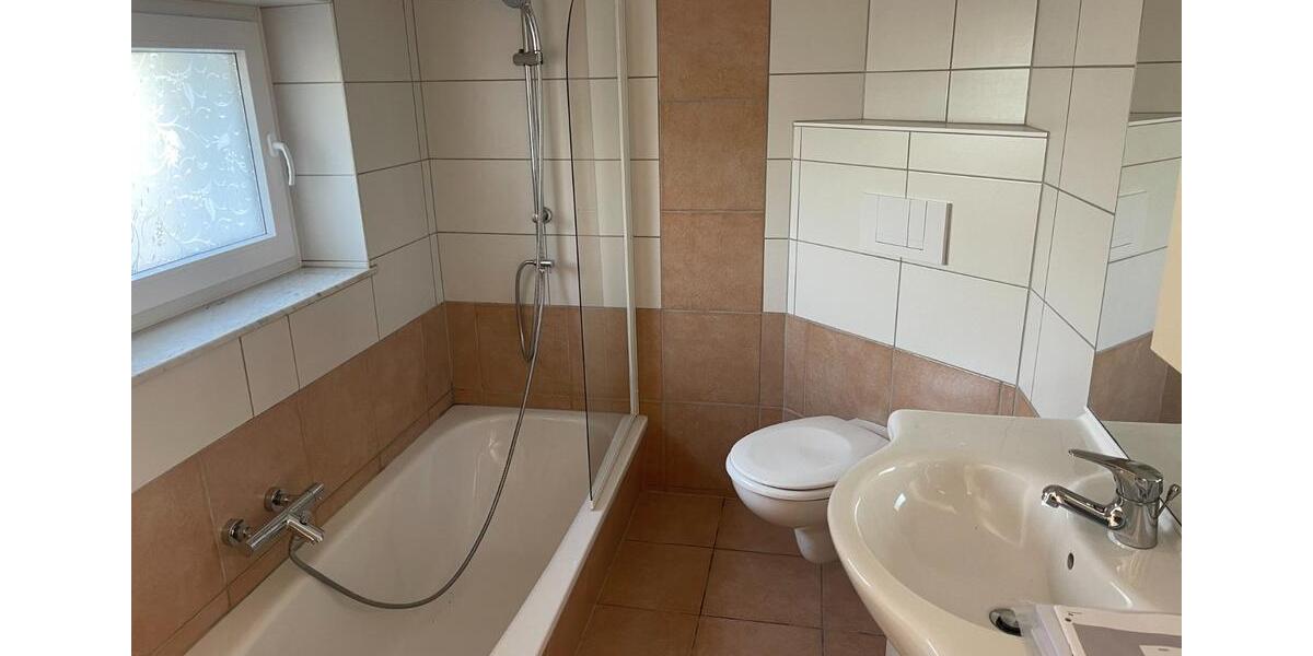 Etagenwohnung Rositz - 4 Zimmer, 102 m&sup2;, 650&euro; | Angebot:25906015