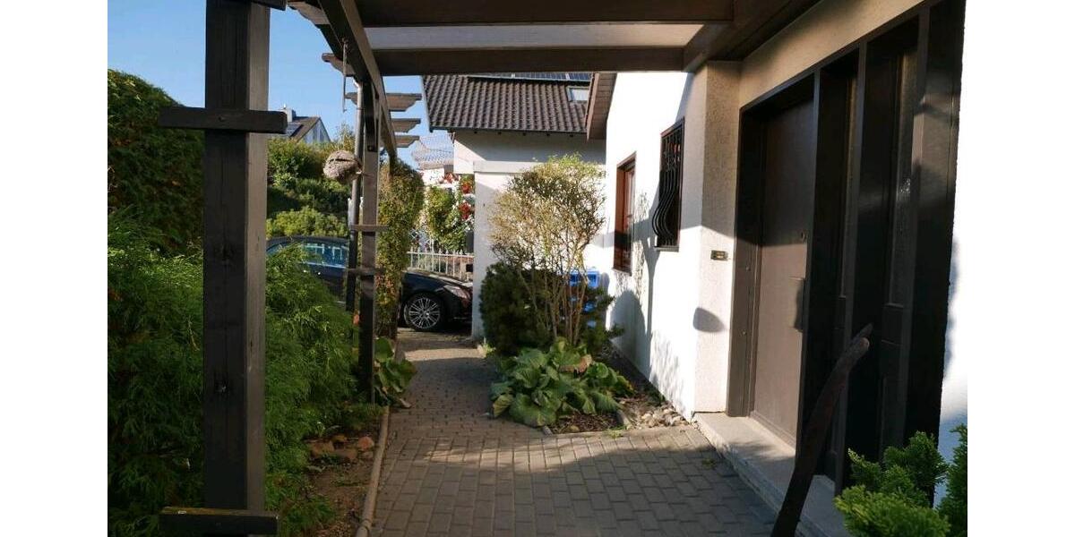 Einfamilienhaus Grünstadt - 7 Zimmer, 161 m&sup2;, 1.700&euro; | Angebot:26580273