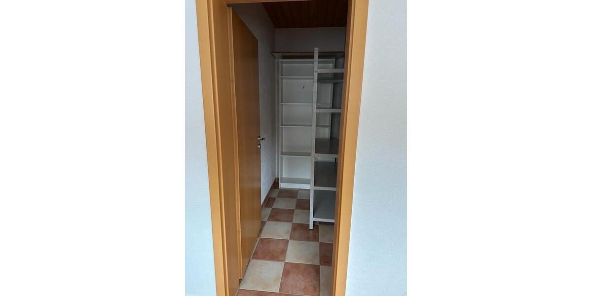 Dachgeschoßwohnung Adelsheim - 3.5 Zimmer, 120 m&sup2;, 1.000&euro; | Angebot:26383093