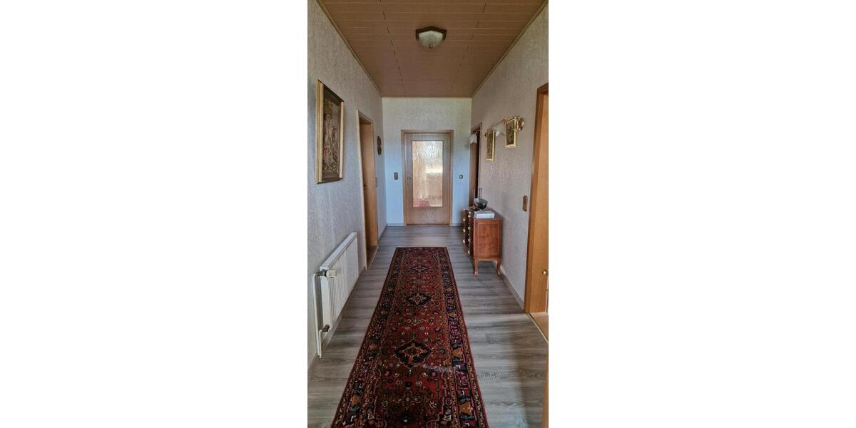 Einfamilienhaus Holzminden - 12 Zimmer, 320 m&sup2;, 2.300&euro; | Angebot:26037589