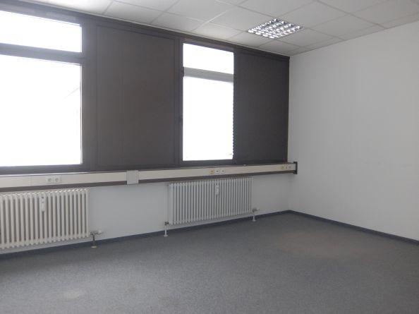 VB3811 Helle, teilbare Büro- oder Praxisräume Parsberg