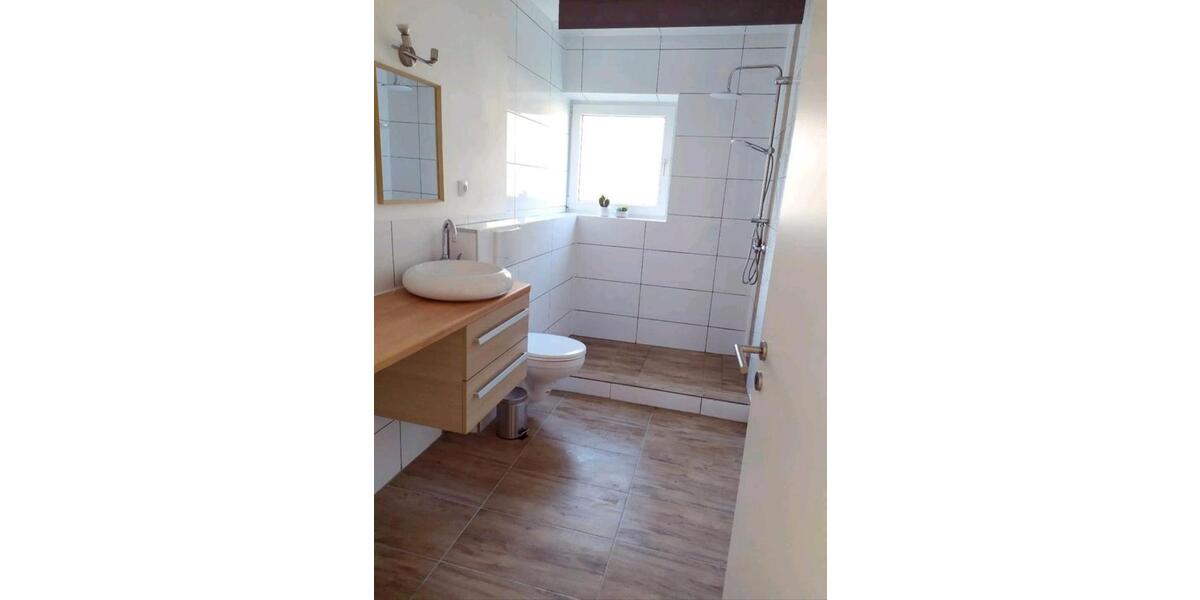 Wohnen auf Zeit Rinteln - 4 Zimmer, 104 m&sup2;, 300&euro; | Angebot:26553828