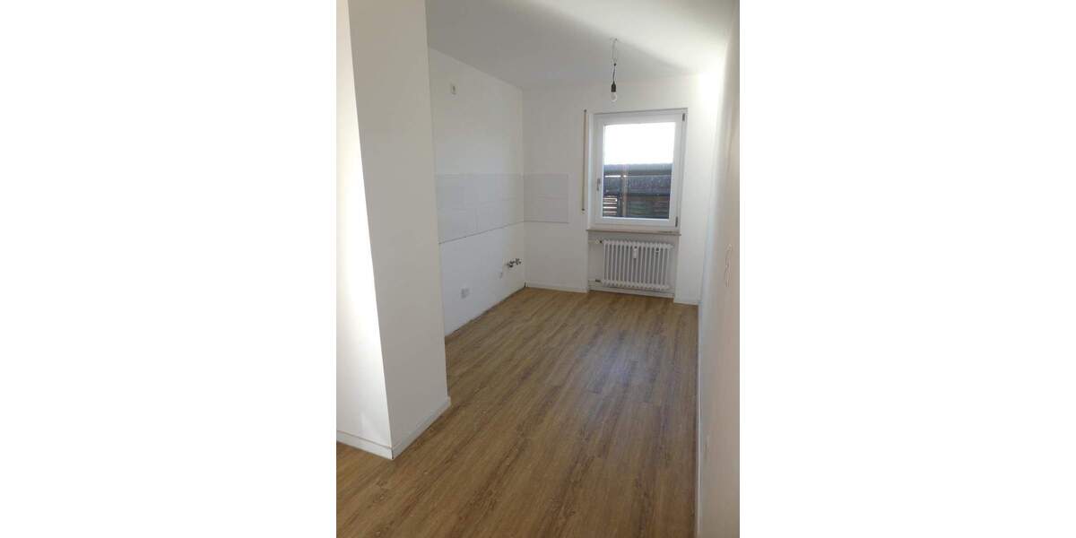 Etagenwohnung Baiersdorf - 4 Zimmer, 100 m&sup2;, 1.200&euro; | Angebot:25797254