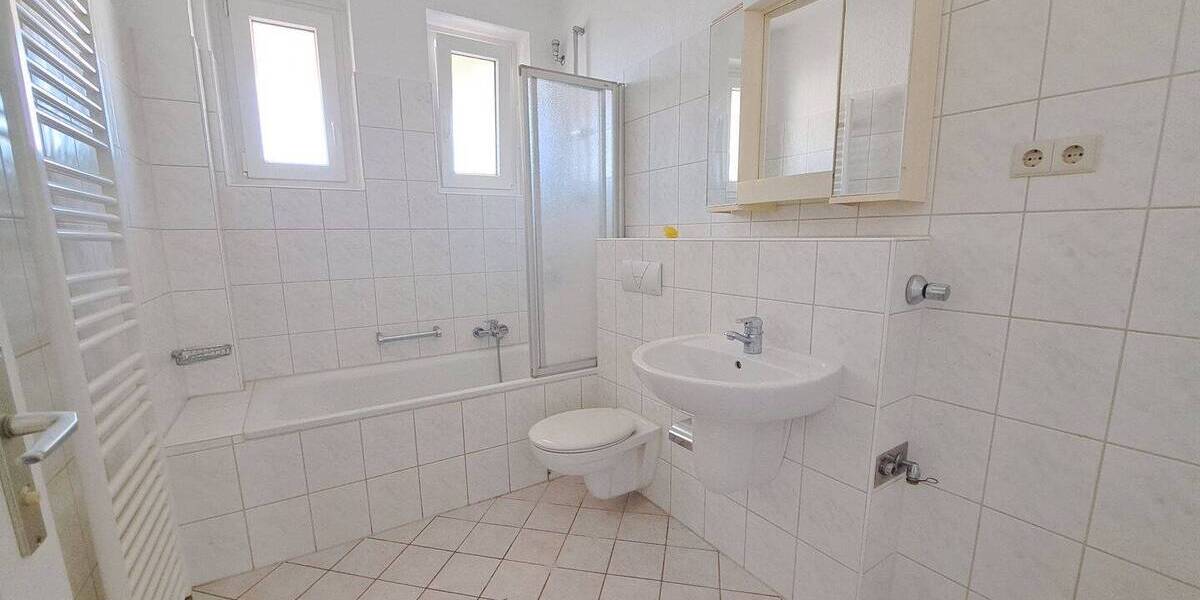Etagenwohnung Bremerhaven Lehe - 2 Zimmer, 78 m&sup2;, 520&euro; | Angebot:26162015