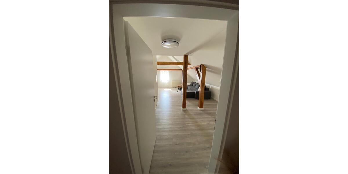 Dachgeschoßwohnung Münsterhausen - 4 Zimmer, 91 m&sup2;, 925&euro; | Angebot:26040568