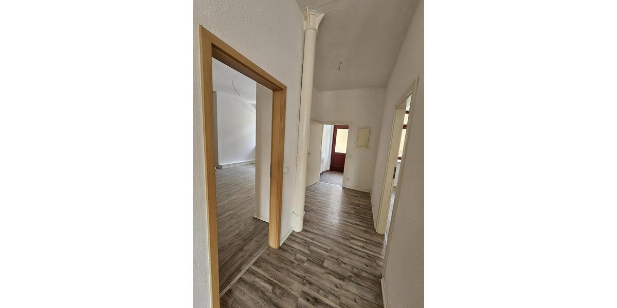 Erdgeschoßwohnung Crimmitschau - 4 Zimmer, 135 m&sup2;, 919&euro; | Angebot:24426878