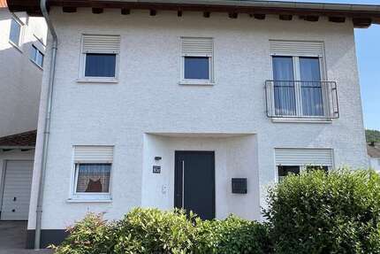 Haus Bruchmühlbach-Miesau Miesau - 5 Zimmer, 190 m&sup2;, 2.300&euro; | Angebot:25929539