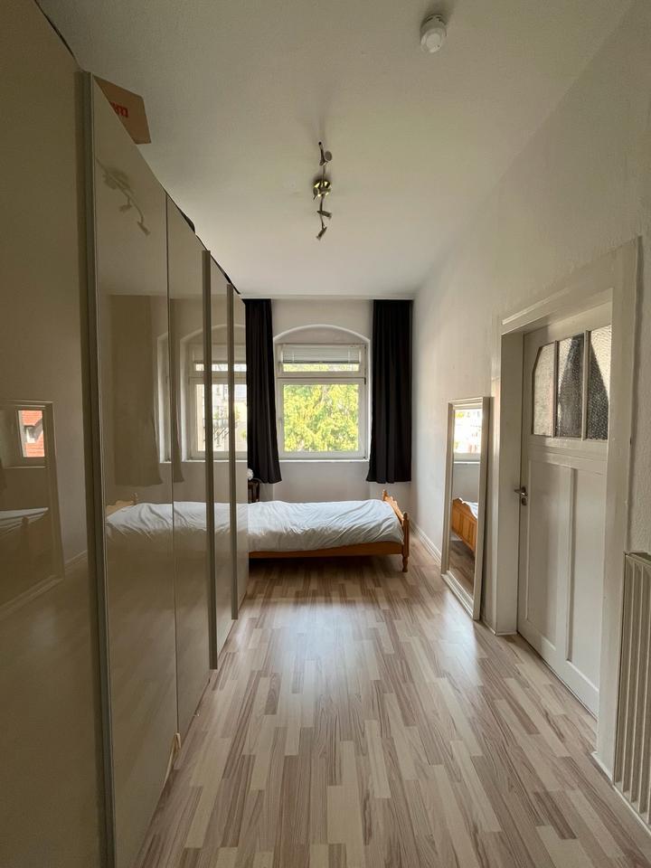 großes DoppelZimmer in zentraler 4er WG