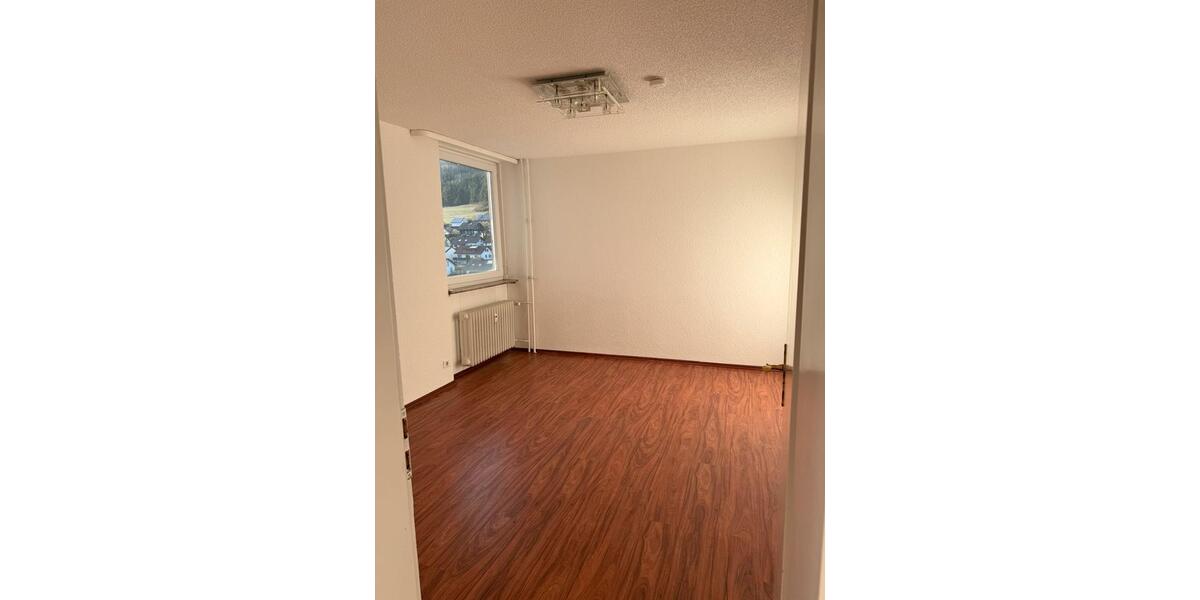 Etagenwohnung Blumberg - 3.5 Zimmer, 86 m&sup2;, 650&euro; | Angebot:26612909