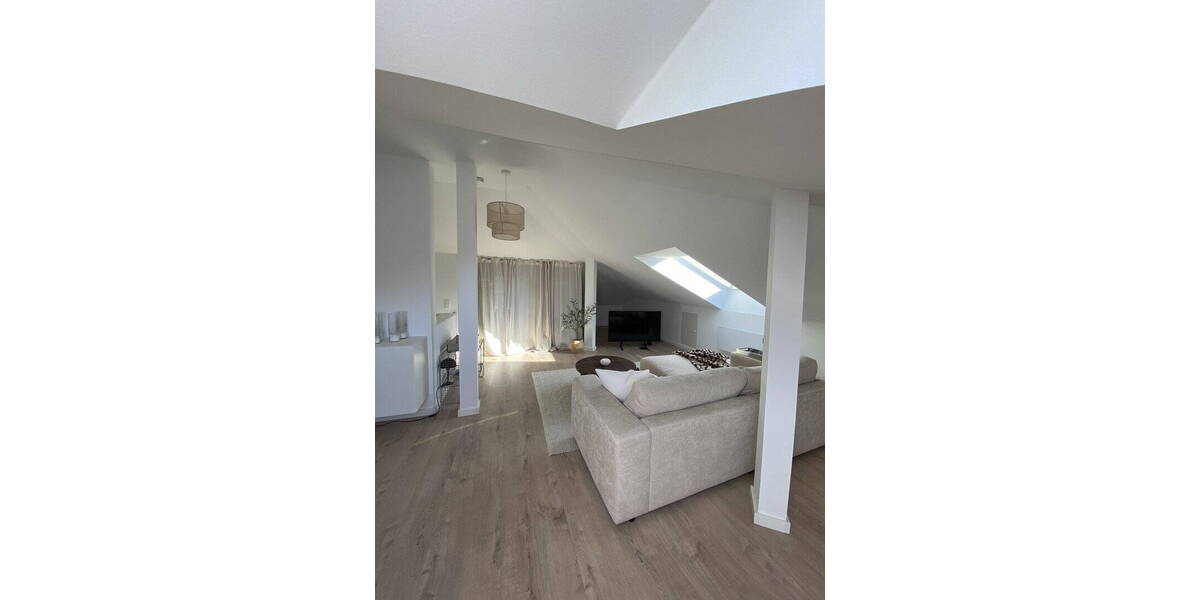 Etagenwohnung Porta Westfalica Hausberge - 5 Zimmer, 135 m&sup2;, 1.490&euro; | Angebot:26016202