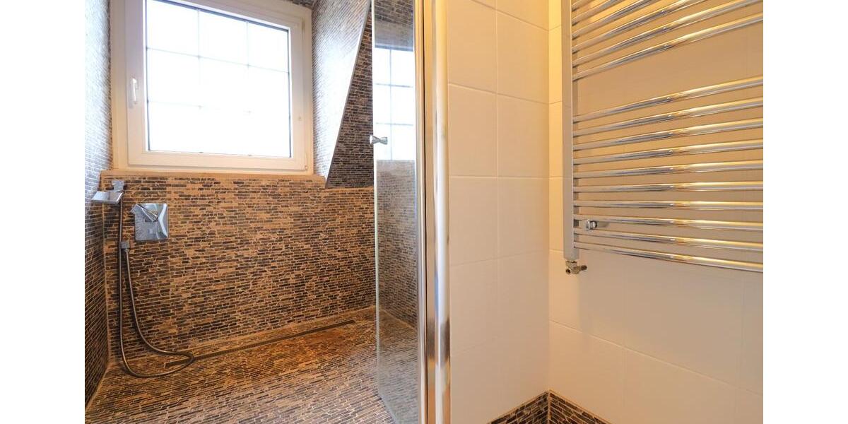 Einfamilienhaus Schwabach - 5 Zimmer, 220 m&sup2;, 2.700&euro; | Angebot:26232015