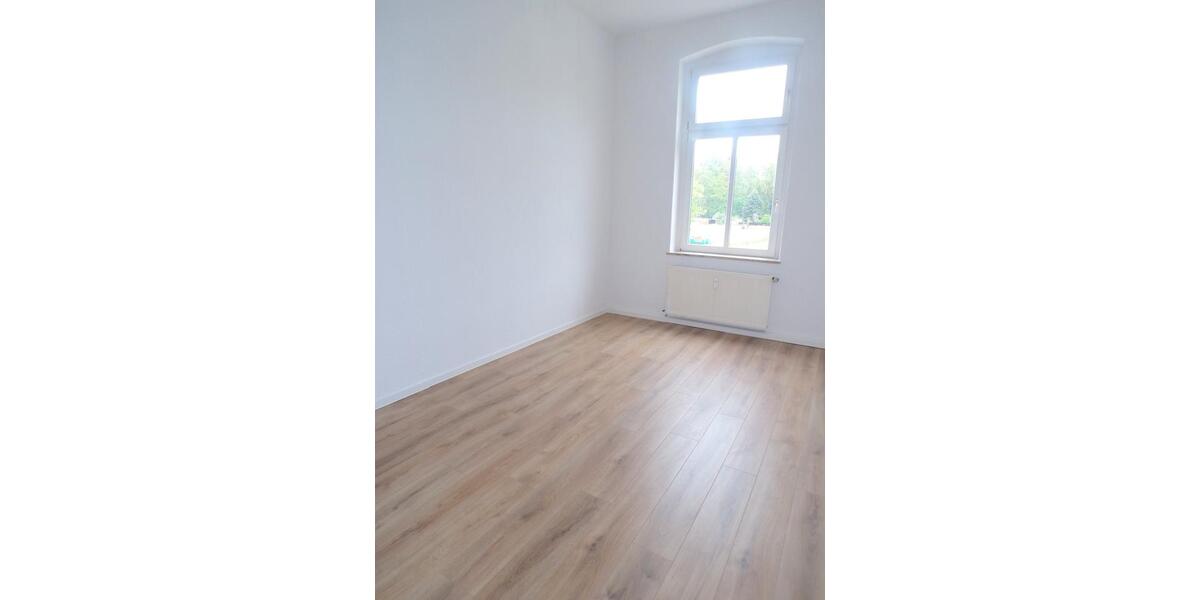 Etagenwohnung Werdau - 4 Zimmer, 117 m&sup2;, 590&euro; | Angebot:24214747