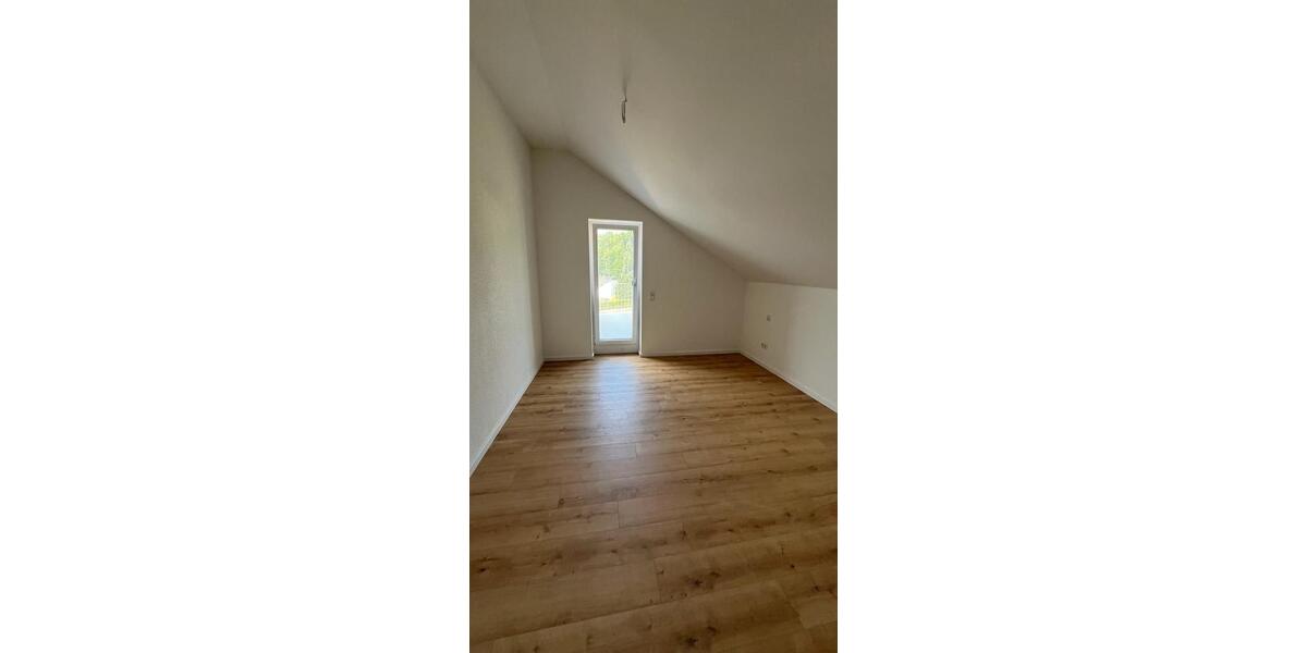 Dachgeschoßwohnung Aalen Ebnat - 3 Zimmer, 106 m&sup2;, 1.590&euro; | Angebot:25943013