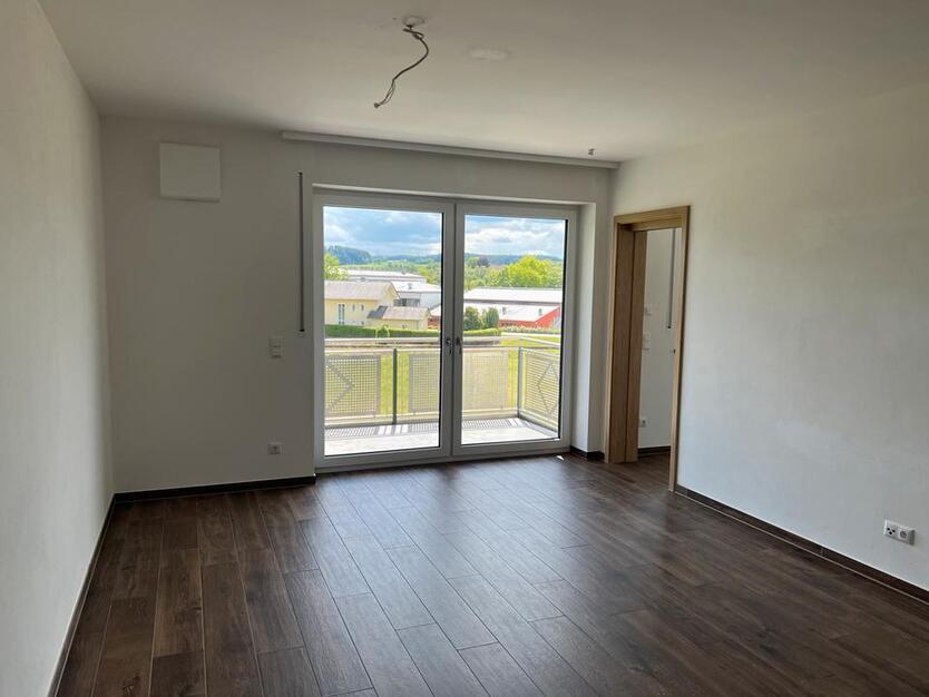 Sehr schöne, lichtdurchflutete, helle 3 Zimmer Wohnung