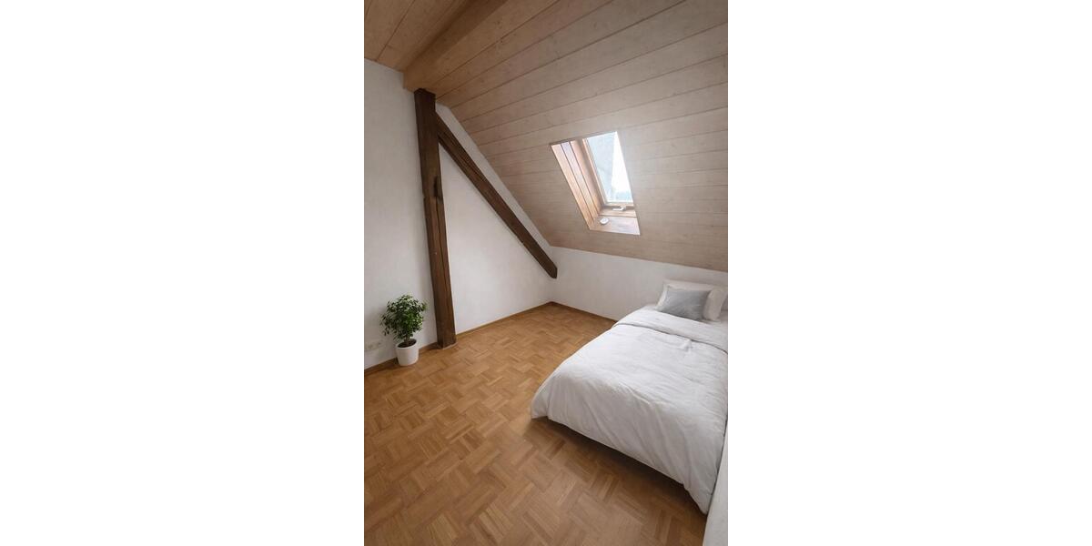 Dachgeschoßwohnung Schwieberdingen - 3.5 Zimmer, 73 m&sup2;, 750&euro; | Angebot:26018590