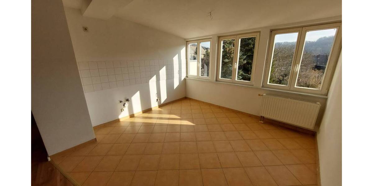 Etagenwohnung Roßwein - 3 Zimmer, 65 m&sup2;, 325&euro; | Angebot:25686207