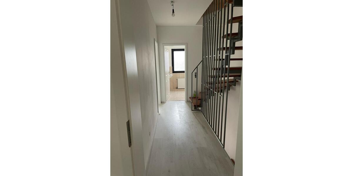 Reihenhaus Düsseldorf Stadtbezirk 3 - 5 Zimmer, 165 m&sup2;, 1.800&euro; | Angebot:25967730