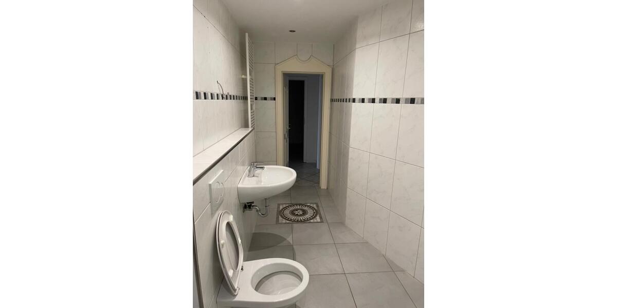 Erdgeschoßwohnung Löhne - 3 Zimmer, 130 m&sup2;, 1.000&euro; | Angebot:24466434