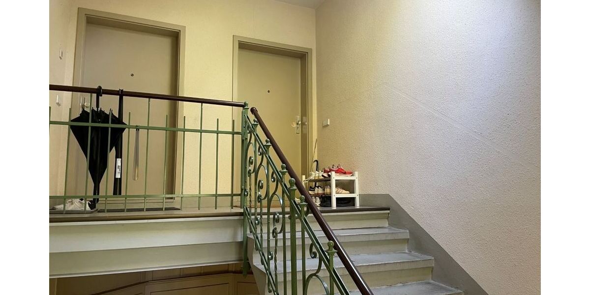 Gepflegte DG-Wohnung mit EINBAUKÜCHE, Balkon und Tageslicht-Bad ab 01.12. frei! 2 zimmer