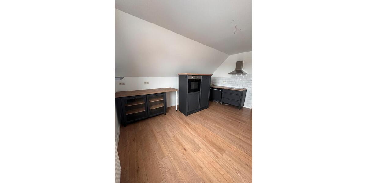 Dachgeschoßwohnung Lübbecke - 4 Zimmer, 100 m&sup2;, 670&euro; | Angebot:25045406